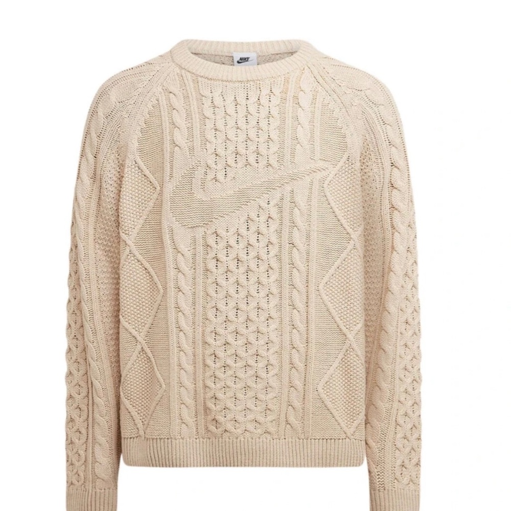 Men’s cable knit sweater
